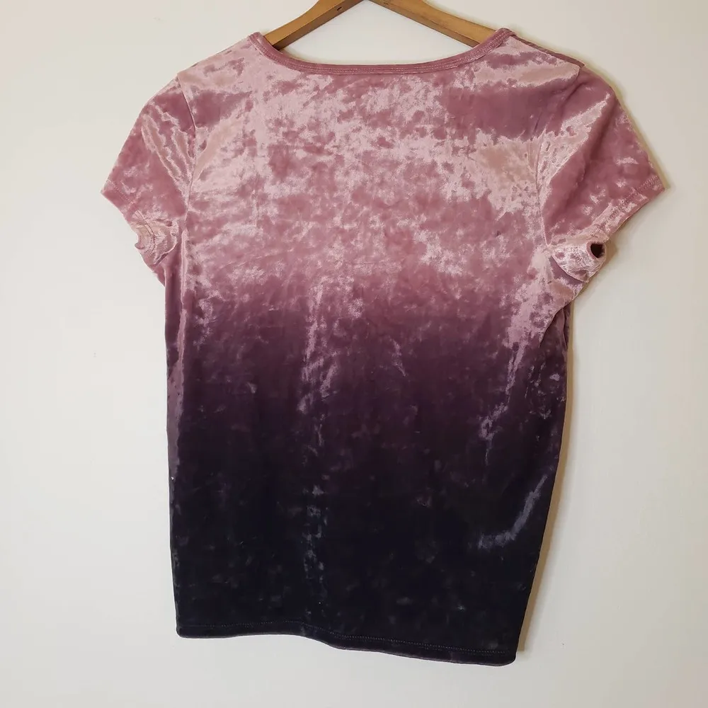 American Eagle Outfitters Velour Short Sleeve Top Ombre Purple Pink Size Small - Image 3