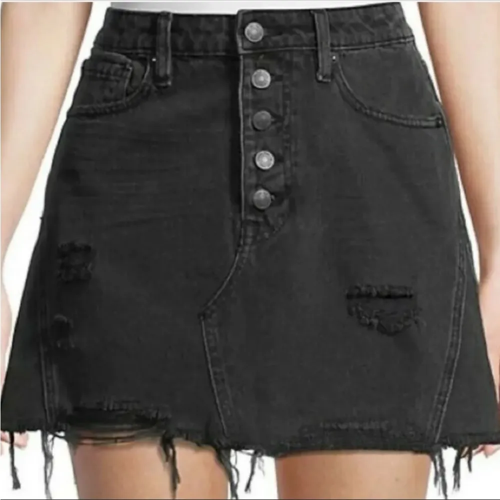 Free People -We The Free Denim A-Line Distressed Skirt in Black Sz: 25 (0 or xs) - Image 3