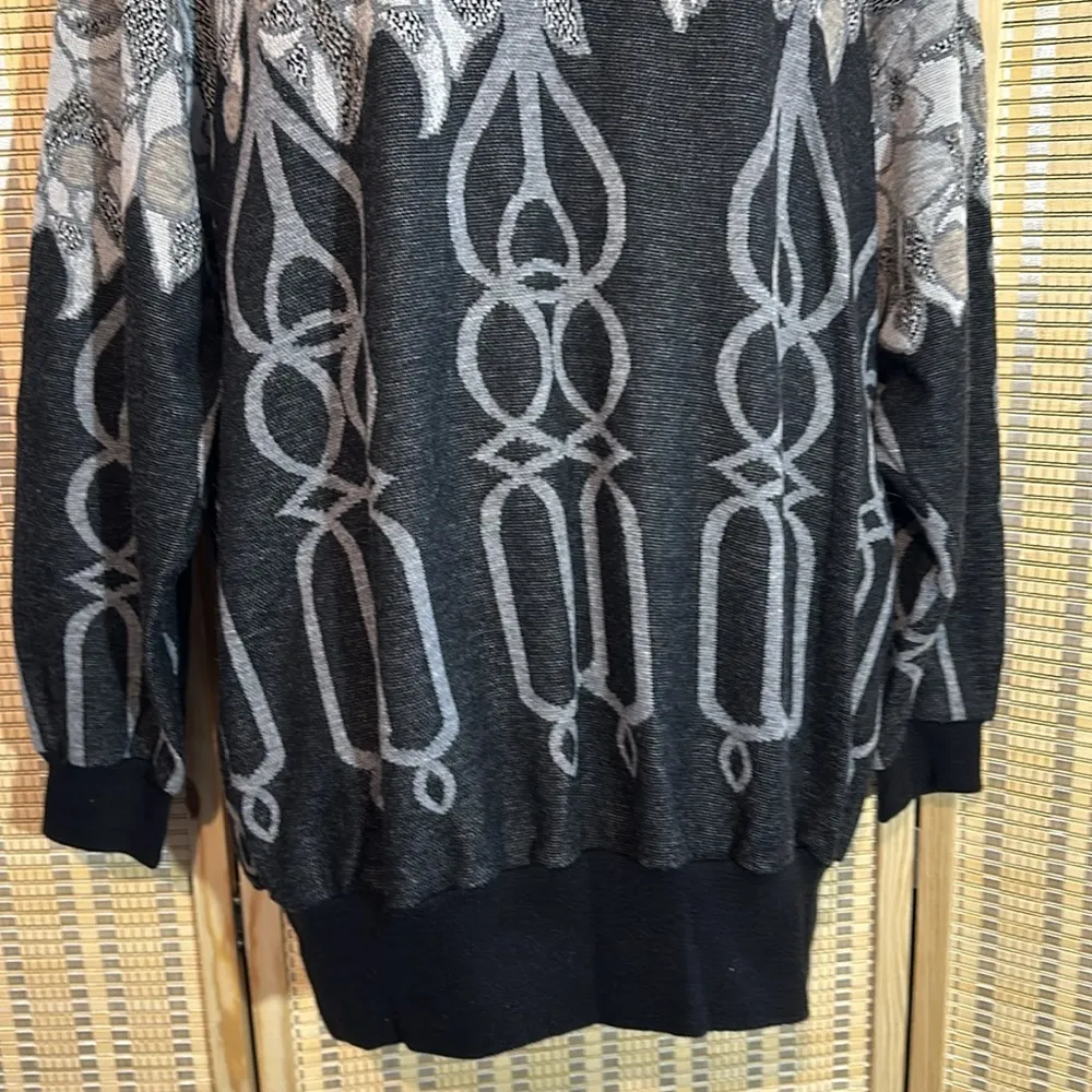 Top Notch 1980s Tunic Length Gray Floral Geometric Print Cowl Neck Sweater 1X Black - Image 3