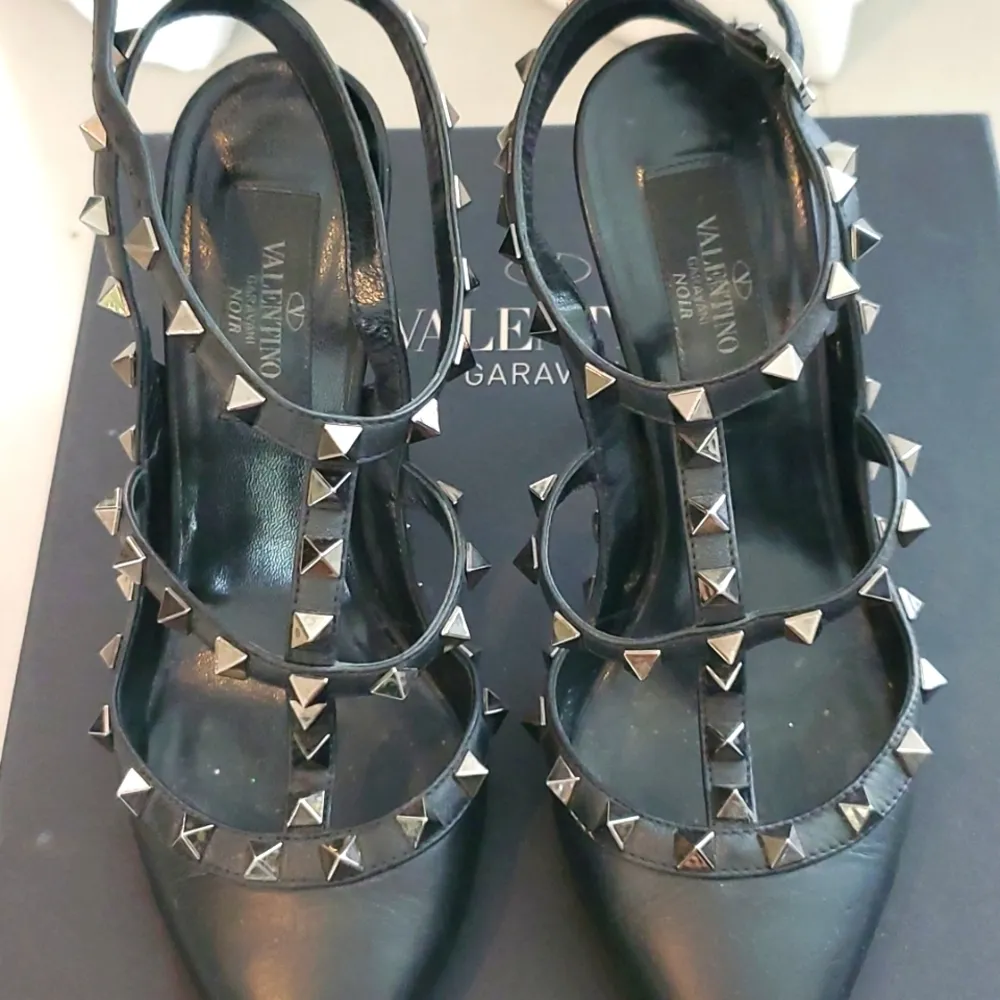 Valentino Garavani Black Rockstud Scrape - Image 3
