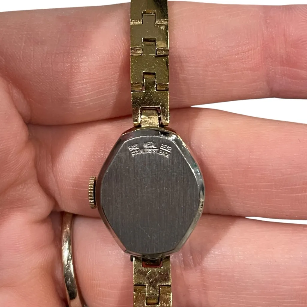 Benrus 17 Jewels Vintage Gold Tone Women’s Watch Textured Band - Image 5