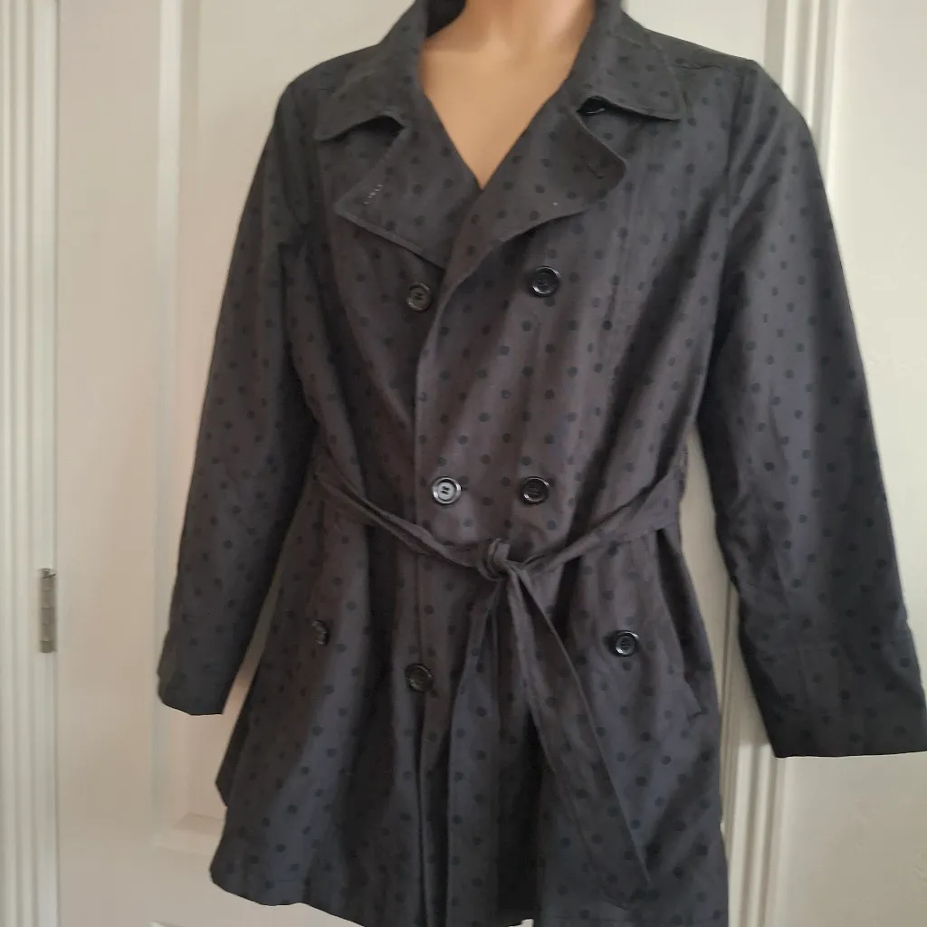 Relativity XL Women's Double-Breasted Gray Coat - Image 2