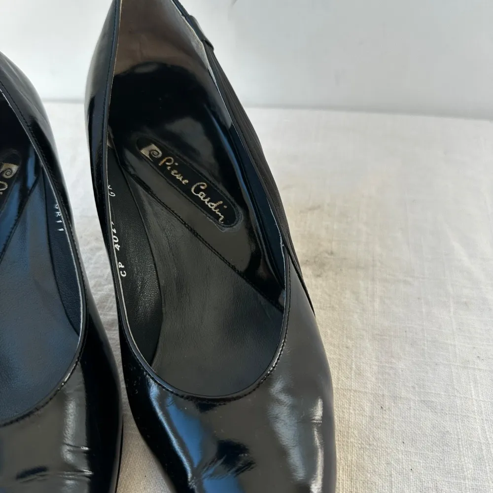 Pierre Cardin Vintage Black Patent‎ Leather Heels Party Career Pumps Size 6.5 - Image 9