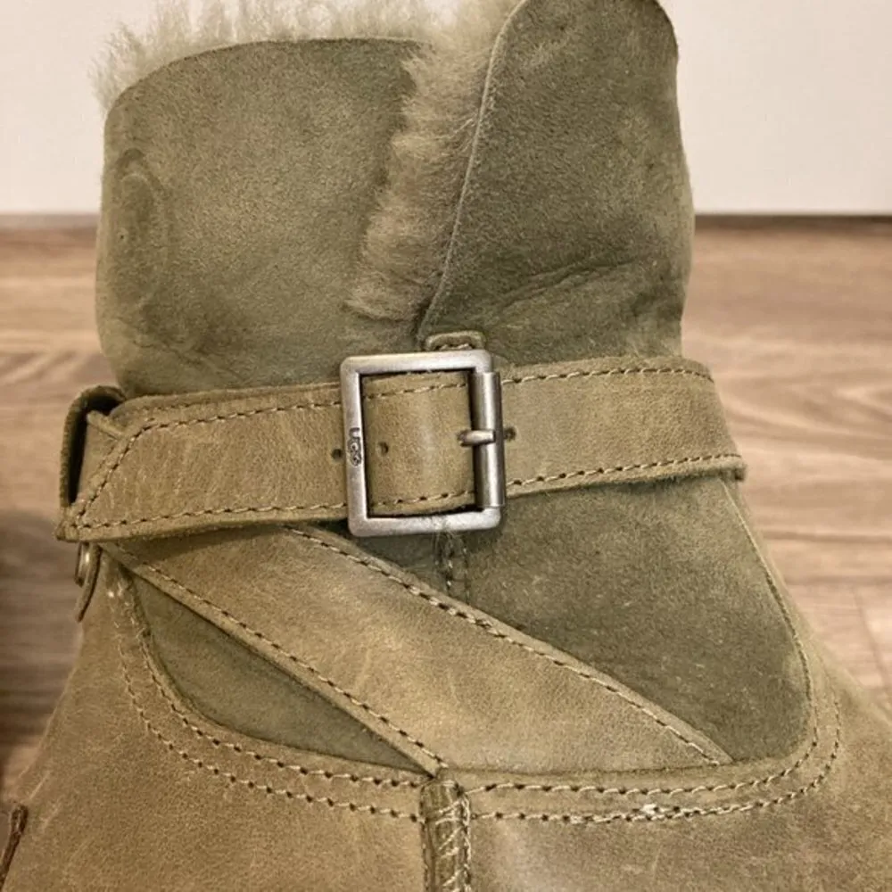 UGG Women's Romely Buckle Fashion Boot Size 9 - Image 6