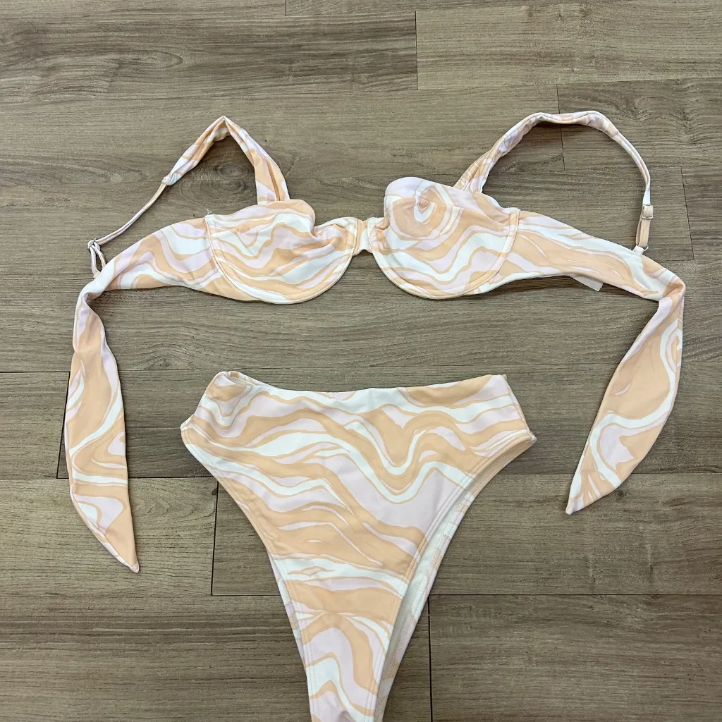 BRAND NEW Abercrombie swimsuit - Image 6