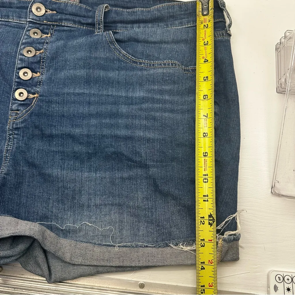 Torrid Button Fly Dark Blue Jean Shorts Distressed Hem size 20 plus size - Image 8