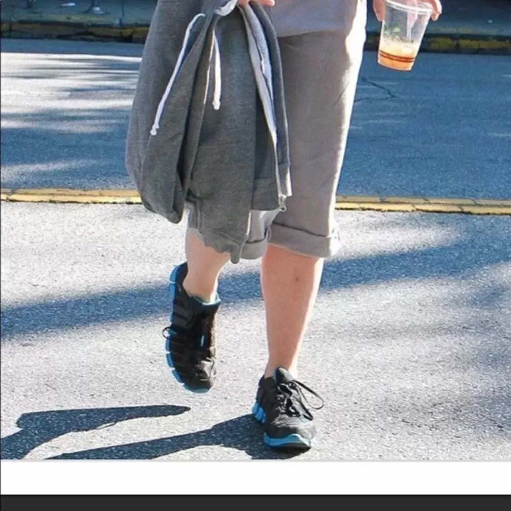 Reebok Vibetech Women's US Size 8 Black and Blue - Image 4