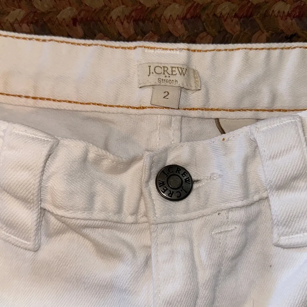 J CREW WHITE CLASSIC STRETCH DENIM SHORTS - Image 2