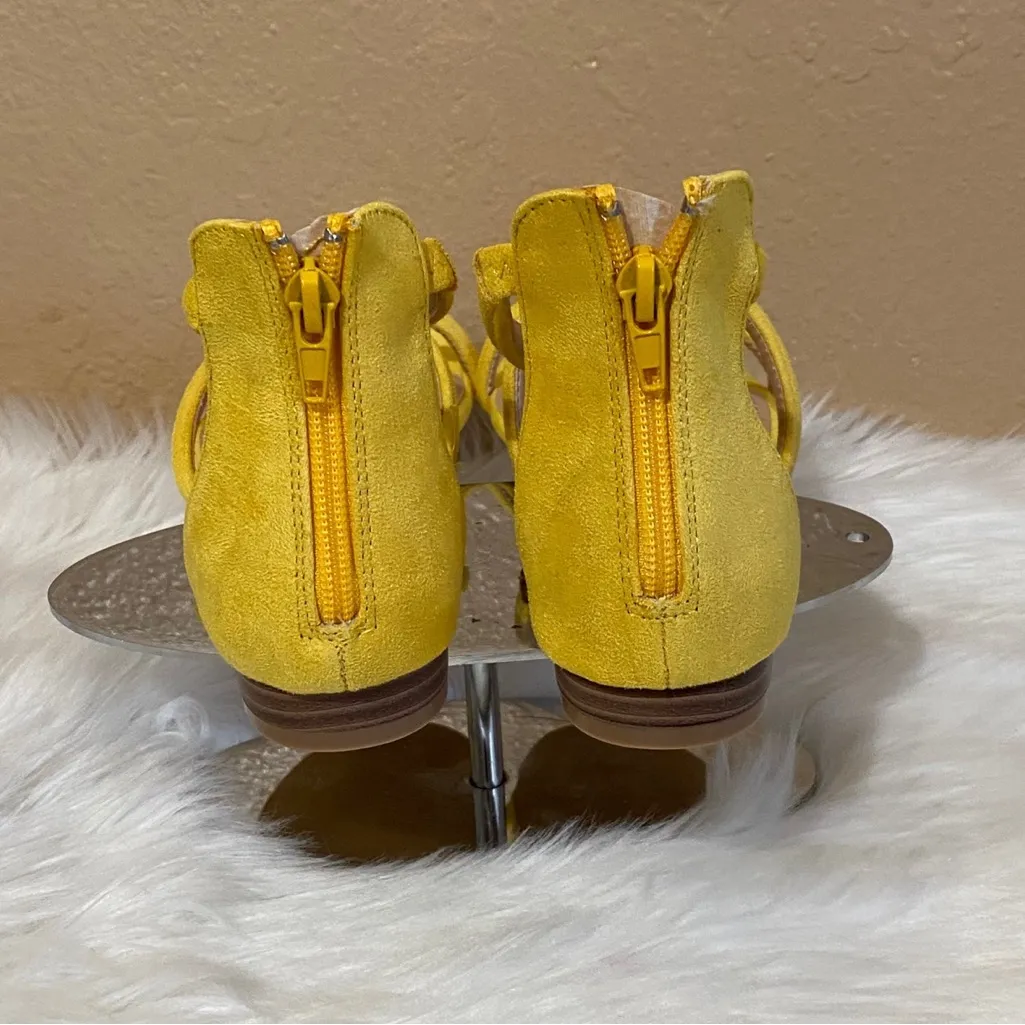 Lulus Quin Mustard Sandals Size 7.5 Spring - Image 3