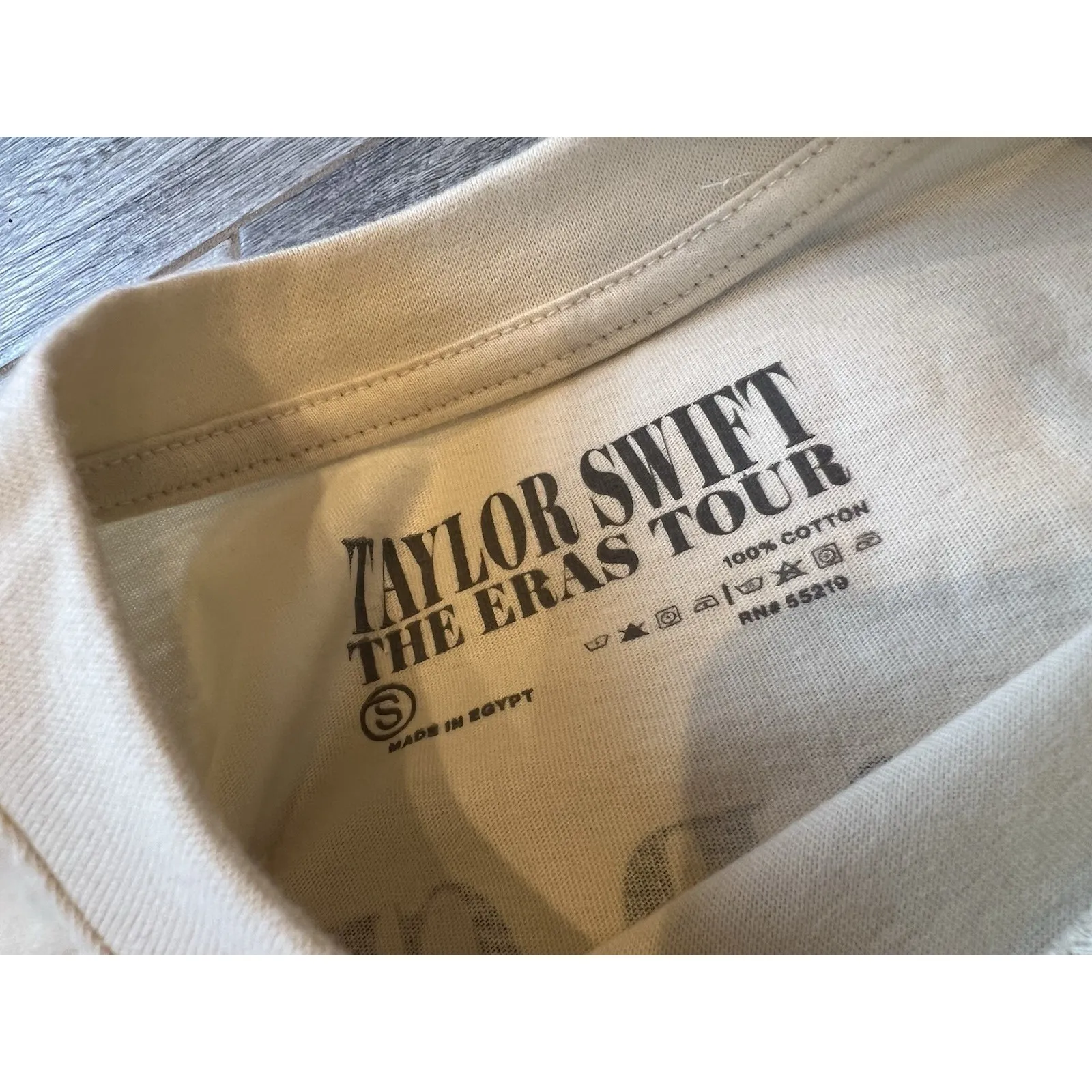 Taylor Swift The‎ Eras Tour Tee Shirt Concert Small Graphic T-Shirt unisex Face - Image 4