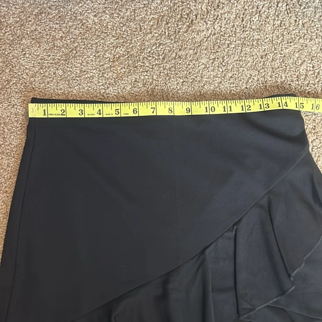 H&M Black Mini Skirt with Ruffles Size Medium - Image 5