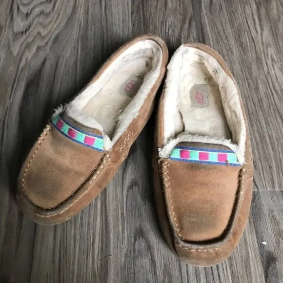 UGG Chestnut Ansley‎ Embroidered Slipper moccasins - Image 2