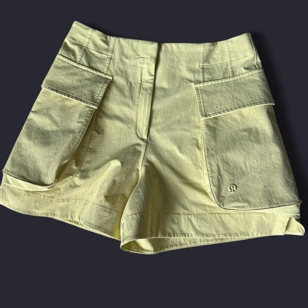 Lululemon Relaxed-Fit Super-High-Rise Cargo Size 8 /Short 4" - Finch Yellow - Image 3