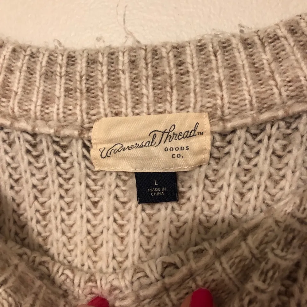 Universal Thread Cream and Gray Oversized Knit Sweater - Image 3