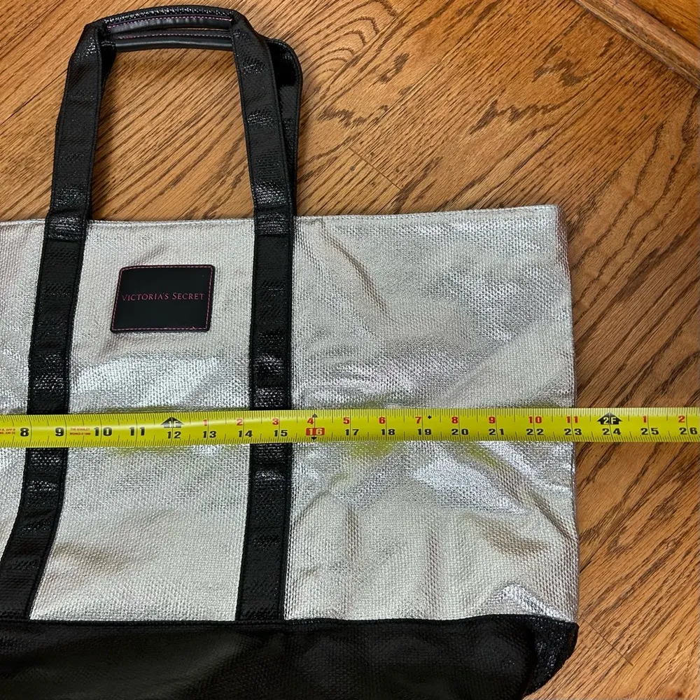 Victoria’s Secret | Limited Edition Metallic Silver Weekender 2017 NWOT Tote Bag - Image 15