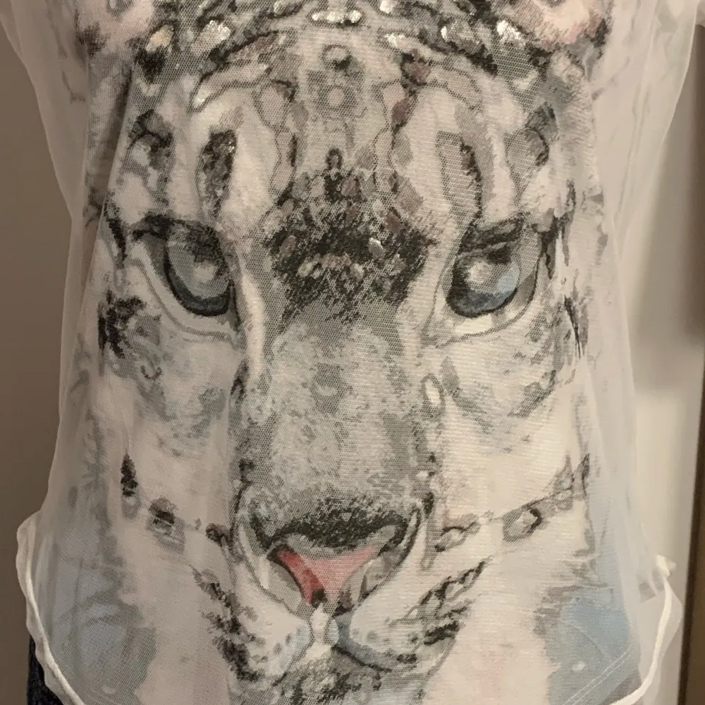 Princess Vera Wang White Tiger Shirt - Image 4