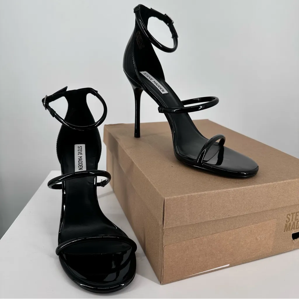 Steve Madden Jinx Black Patent Faux Leather Ankle Strap Heeled Sandals size 10 - Image 2