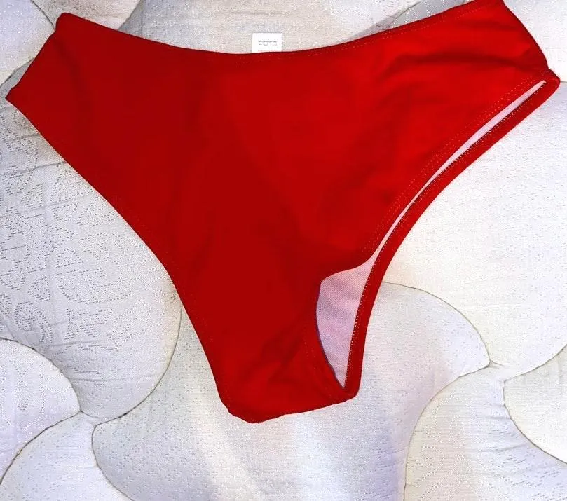 red bikini bottoms - Image 2