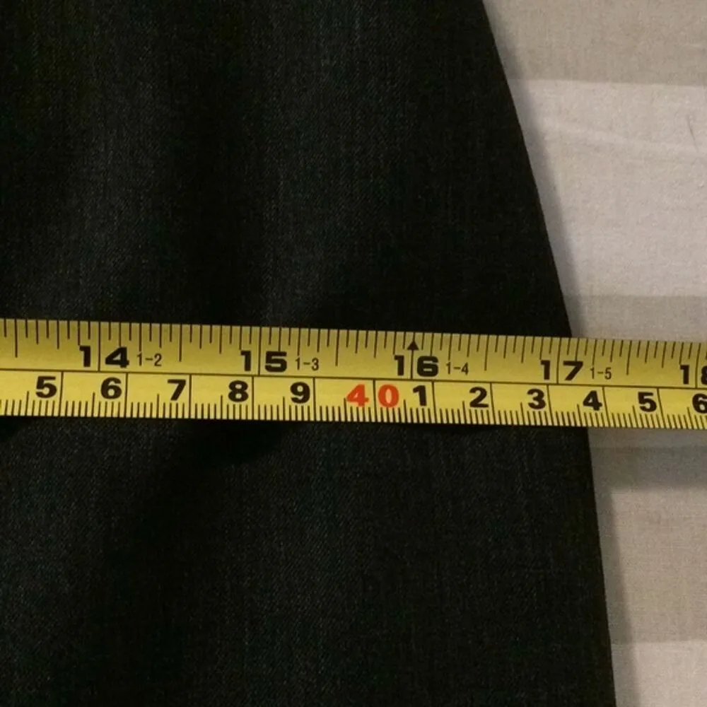 Lafayette 148 Dark Gray Virgin Wool Pencil Skirt Size 2P Academia Minimalist - Image 7