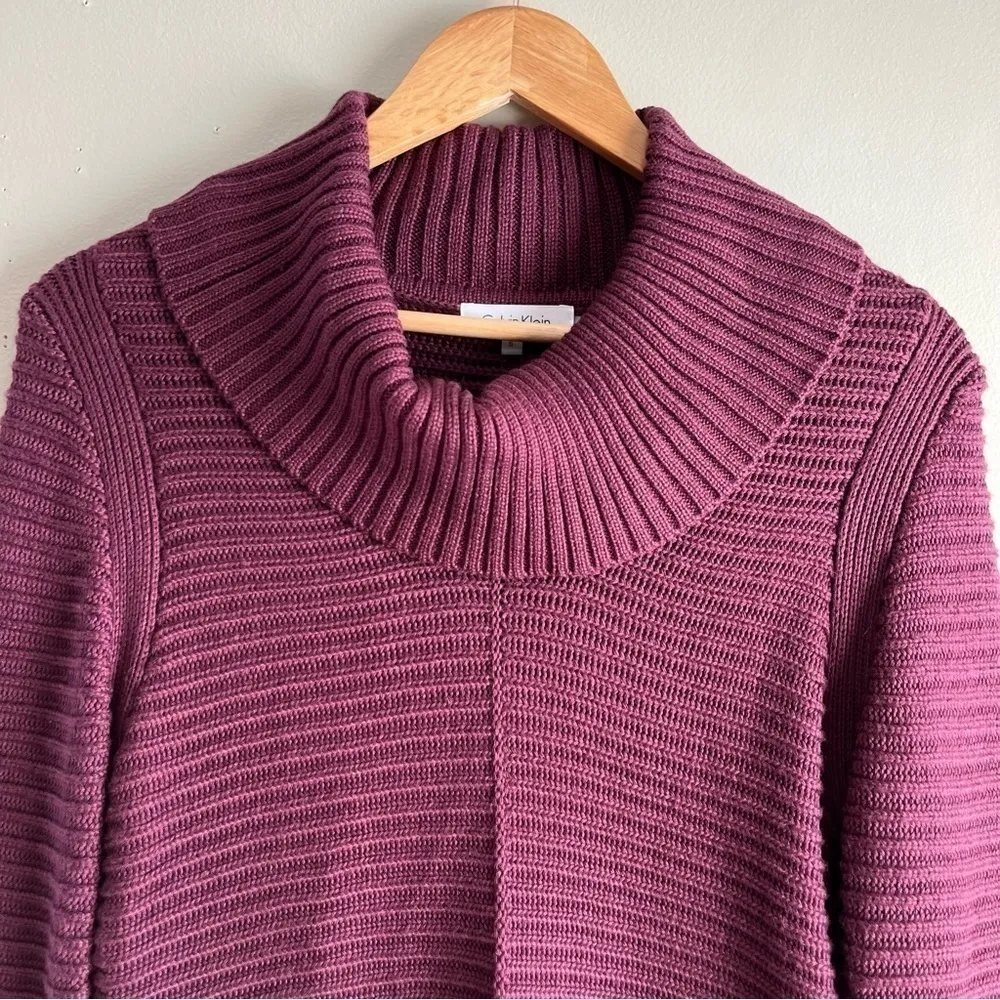 Calvin Klein Chunky Knit Turtleneck‎ Sweater in Burgundy Red, Size Small - Image 2