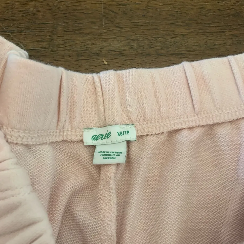 Aerie Sweat Shorts XS Pink Soft Shorts Comfy Slight Tie Dye Pattern - Image 2