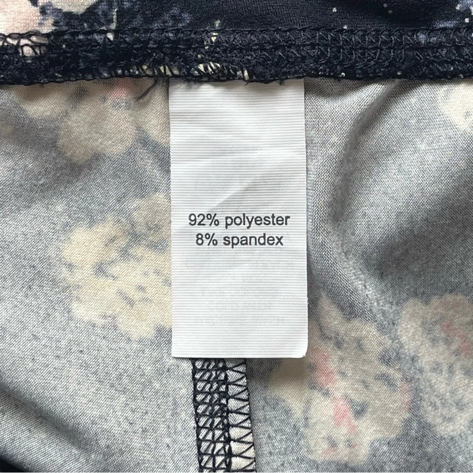 Maurices Blue Floral Patterened In Motion Cropped Leggings Size Large - Image 3