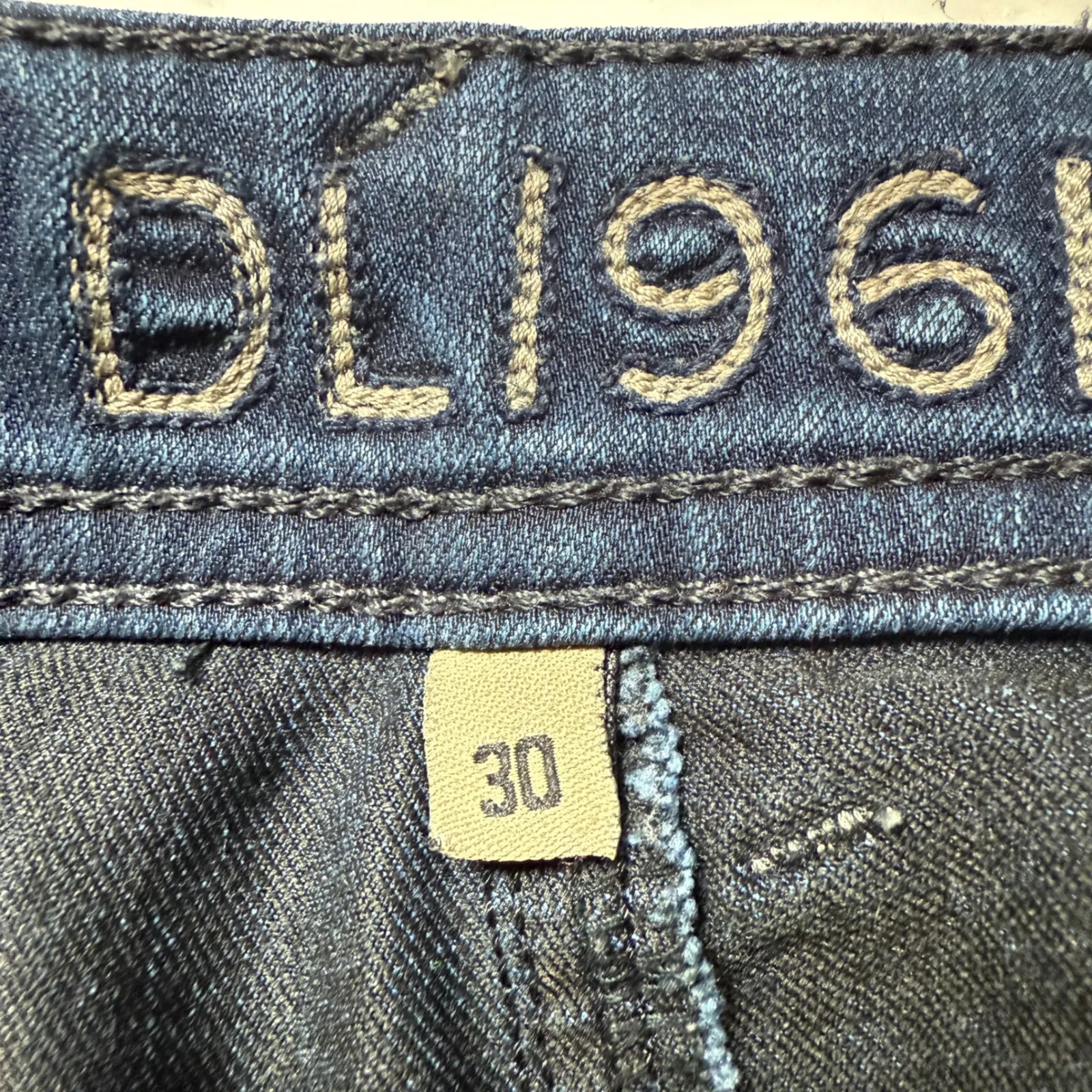 DL1961 Emma Legging Jeans Size 30 Dark Wash Denim Comfort Stretch Womens - Image 2