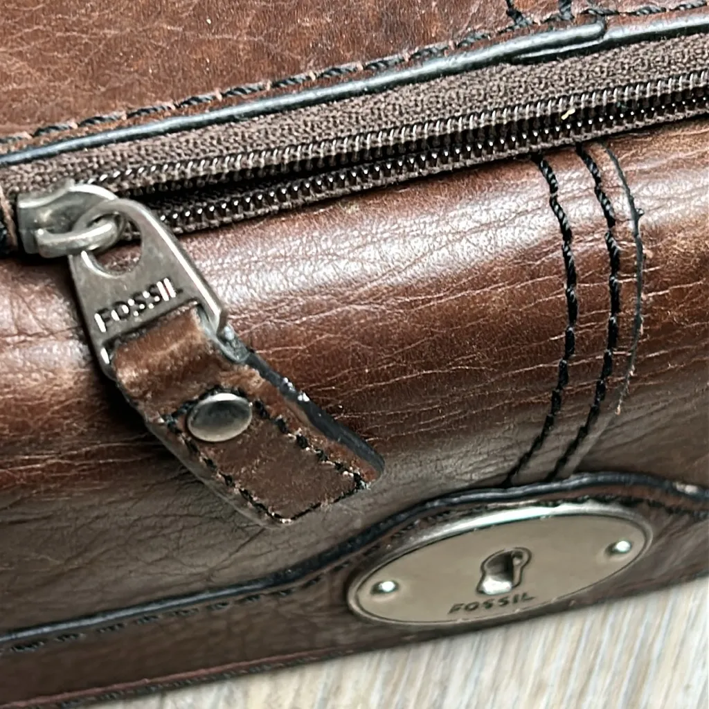 Fossil Dark Brown Leather Tri-Fold Wallet - Image 12