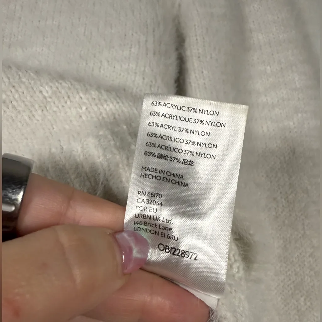 Urban Outfitters White Fuzzy Crewneck Crop Sweater XS - Image 8