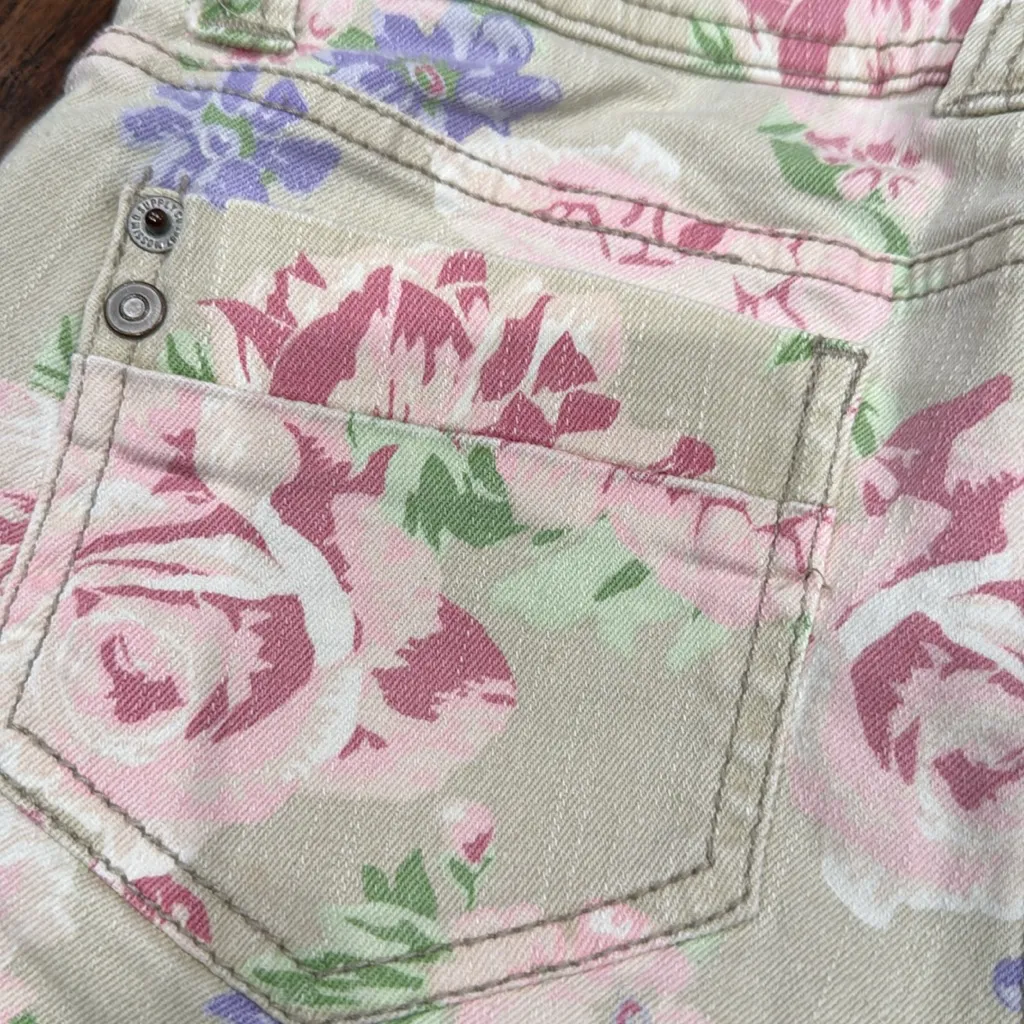 Mossimo Supply Co. Floral Print Khaki 5
Pocket Shorts - Image 7