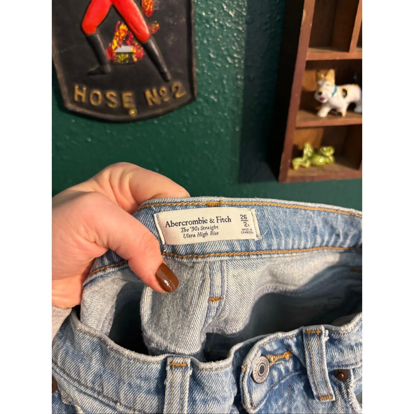 Abercrombie and Fitch The 90s Straight Ultra High Rise Cuffed Denim Jeans Size 2 - Image 3