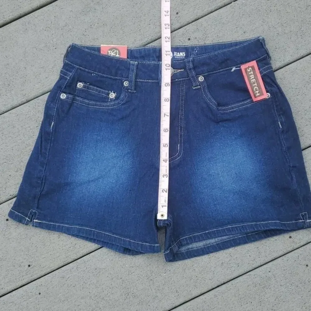 NWT R21 | Rue 21 High Waisted Stretch Size 7 Jean Shorts with 3in Inseam - Image 7