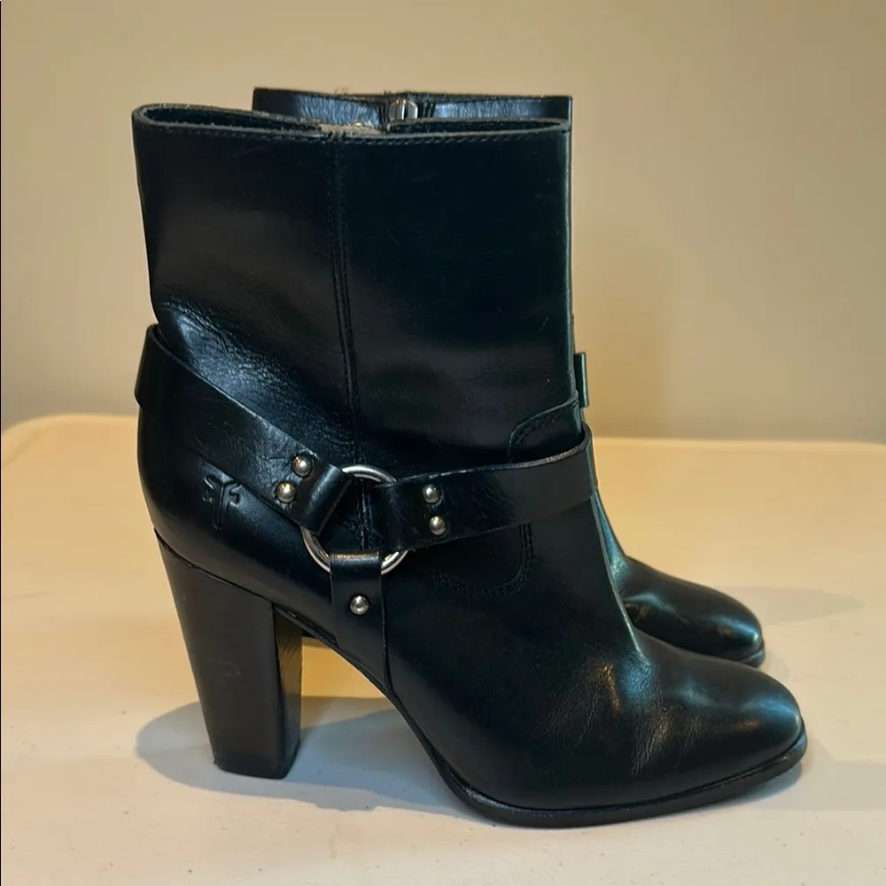 Frye Black Leather Zip Ankle Boots - Image 3