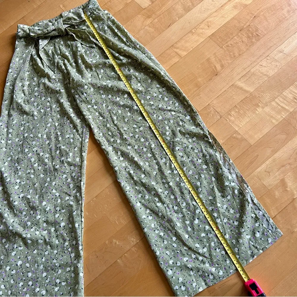 SHEIN Floral, Wide, Split Leg Flowy Pants, Matching Belt, Green, White, Size XS - Image 11