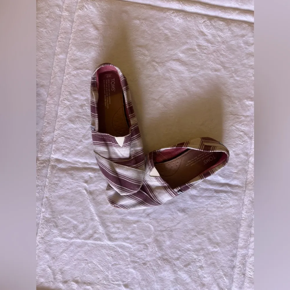 MTOMS Women’s Classics Shiraz Umbrella Stripe Shoes  7W Lightweight alpargatas - Image 8