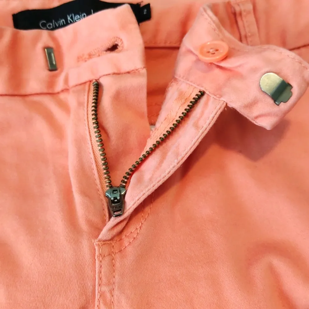 Women's Calvin Klein Salmon Color Twill Cuffed Ankle Pants Size 2 GUC #7953 - Image 4
