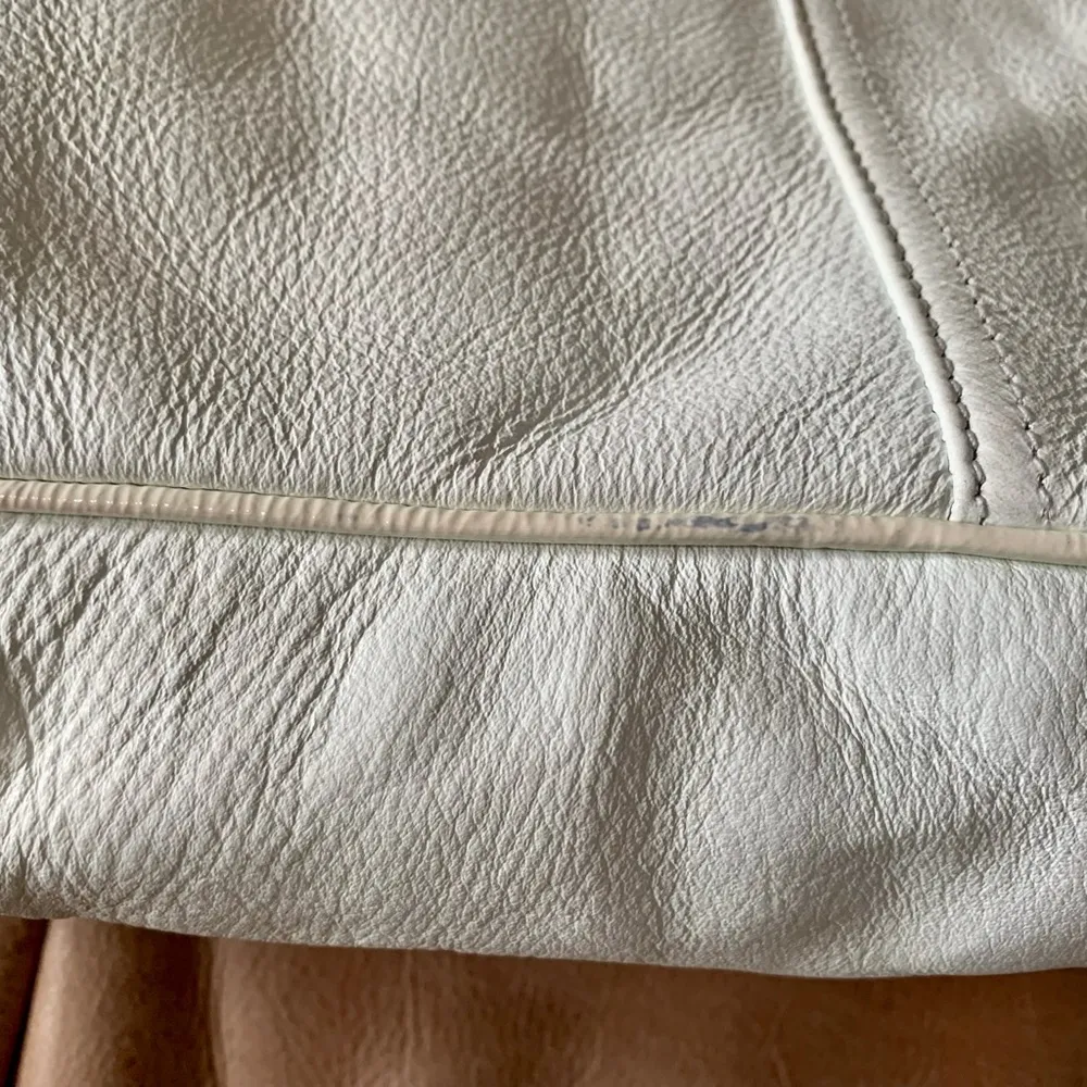 GUSSTO Black & White Leather Handbag - Image 6