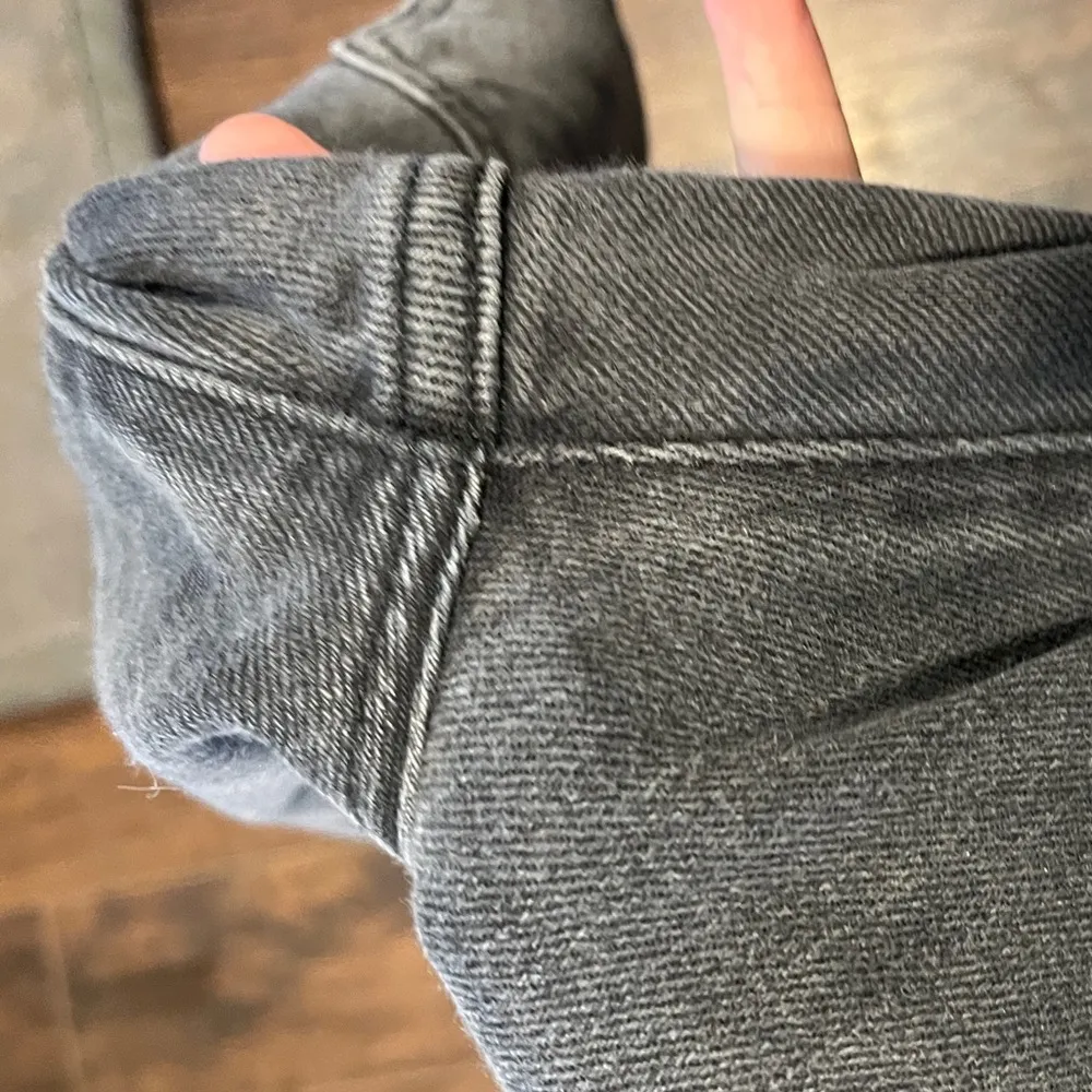 L’Agence Grey Audrina Destructed-Knee Crop Straight-Leg Jeans 27 - Image 10