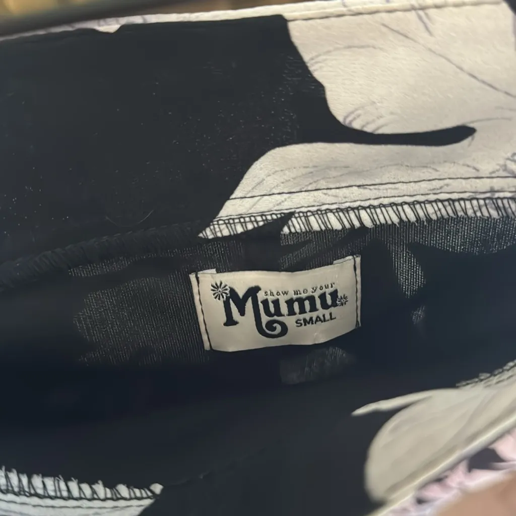 Show me your MUMU size small floral maxi skirt w high slit - Image 2