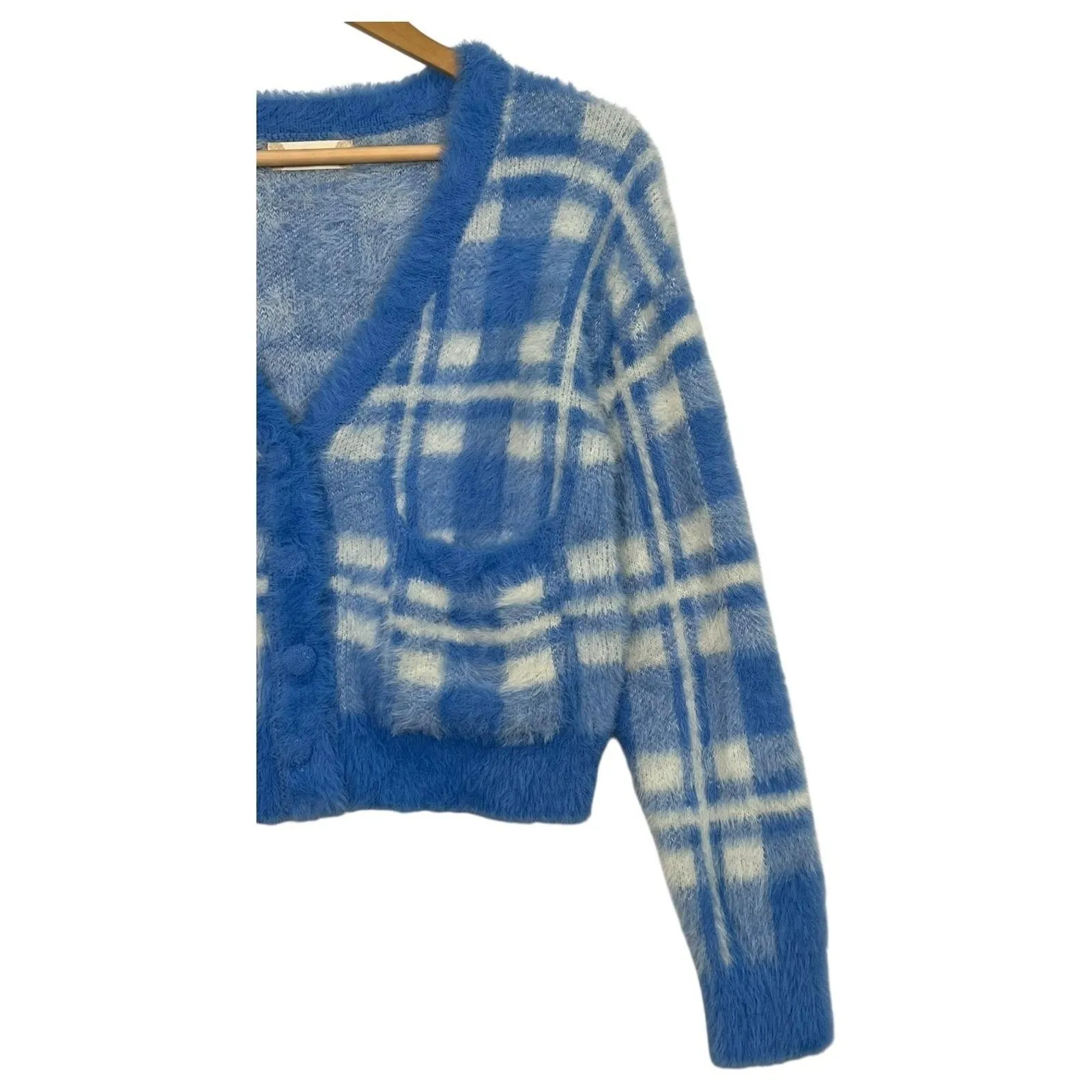 Altard State Cardigan Sweater Womens Small Blue White Fuzzy Plaid Cropped - Image 4