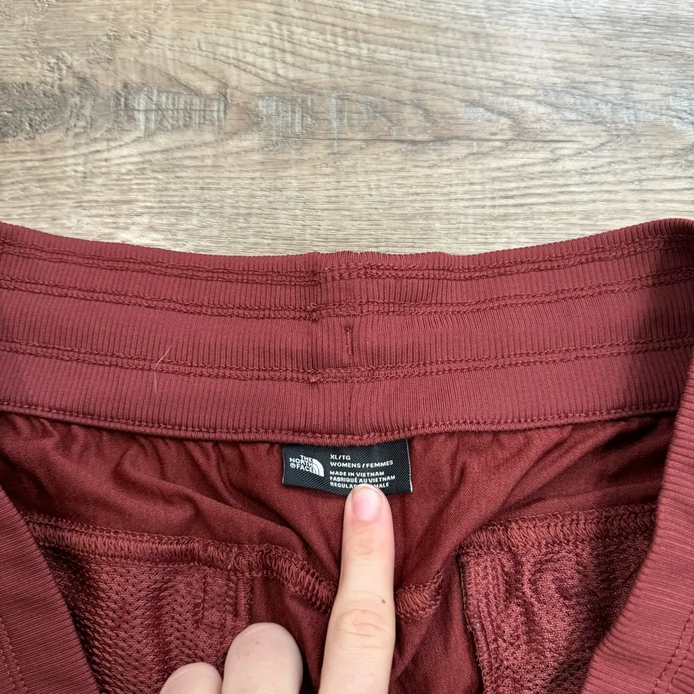 The North Face Women’s  Cropped Burgundy Red Hiking Pants Size XL - Image 3