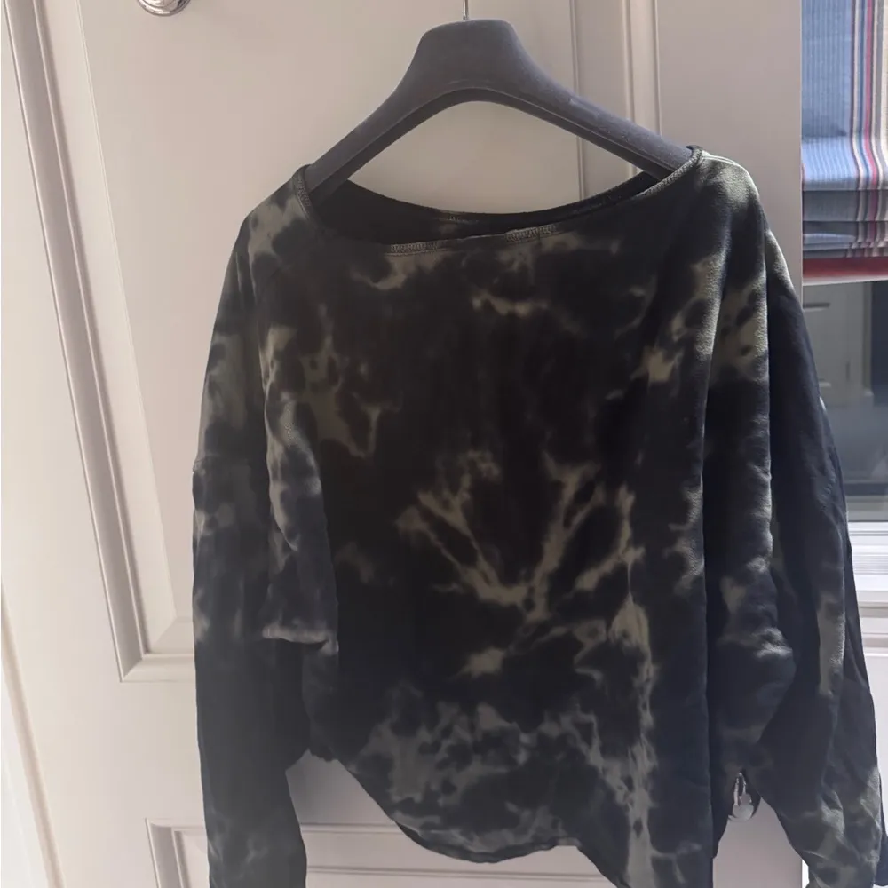 Sanctuary Black and Gray Crew Neck Sweater - Image 2