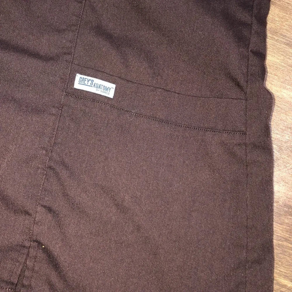 Grey’s Anatomy size small brown nurses/RN/LPN medical scrub top - Image 4