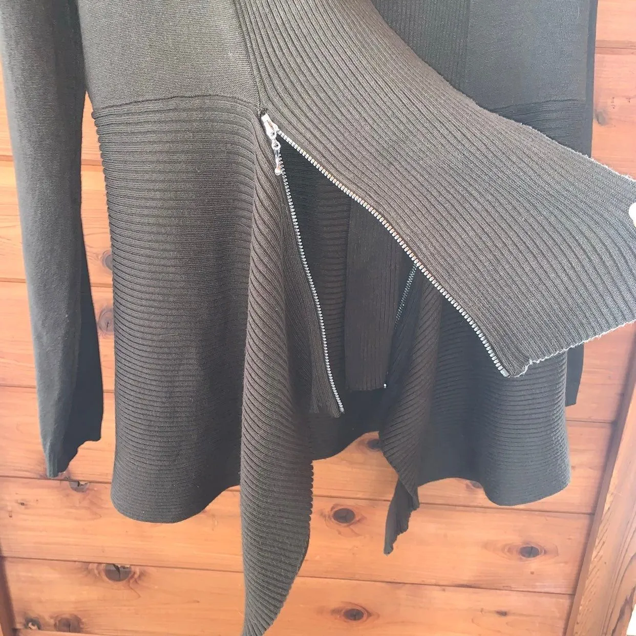 Kate & Mallory  Army Green Zipper Accent Cardigan Size Medium - Image 5