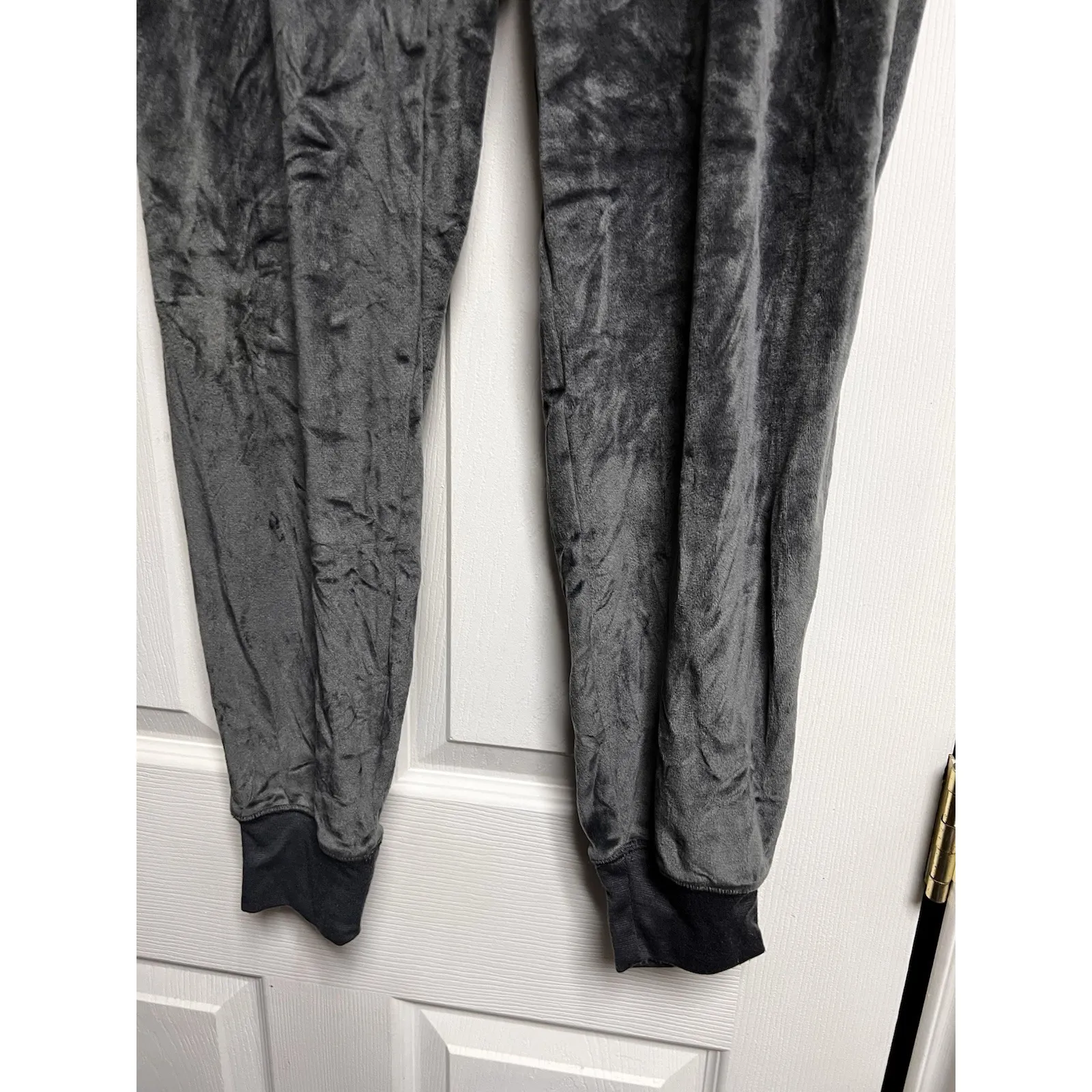 025-009 Secret Treasures Sleepwear Grey Plush Lounge Pants Size M 8‎ 10 - Image 2