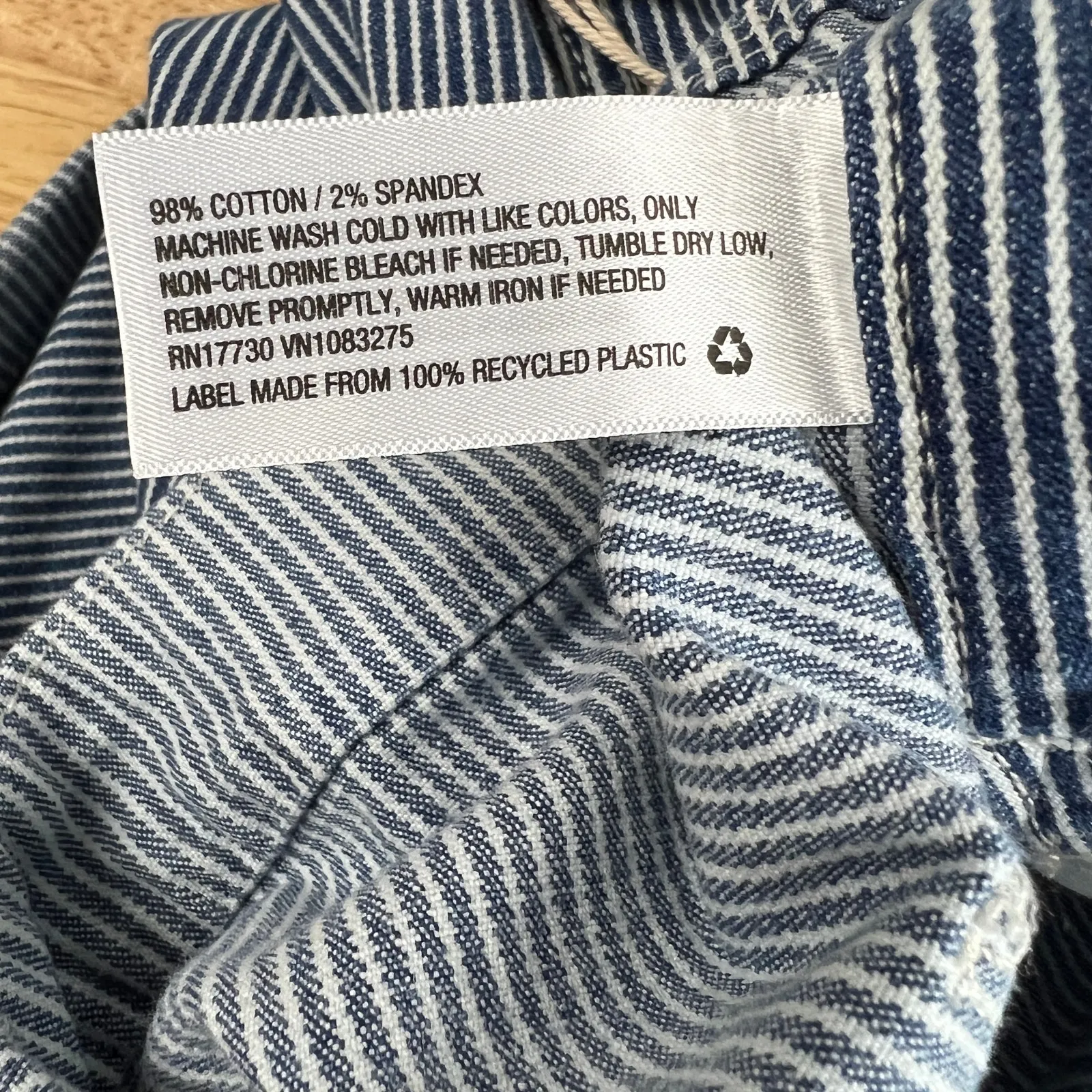 Universal Thread Women's Blue Striped Denim Boyfriend Shortalls - Size 2 - NWT - Image 6