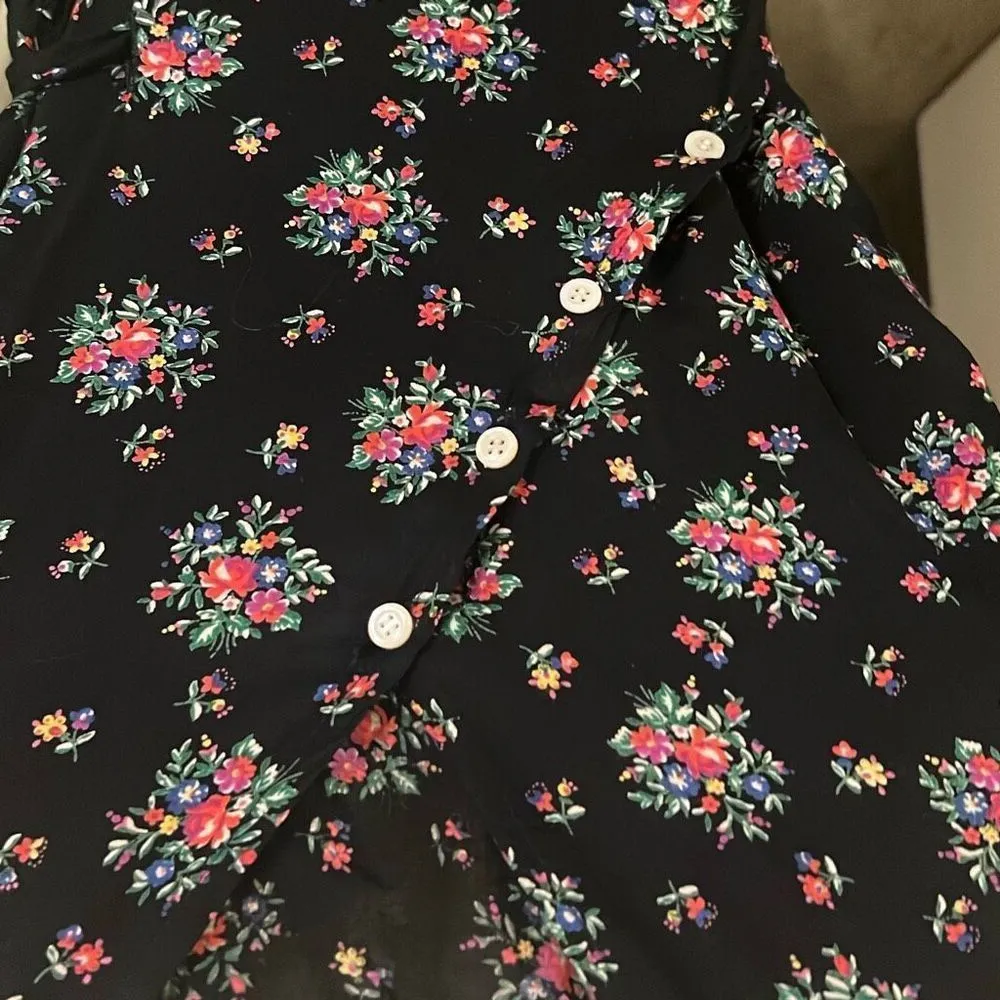 ✨Hanna Anderson Floral Button Down V - Image 5