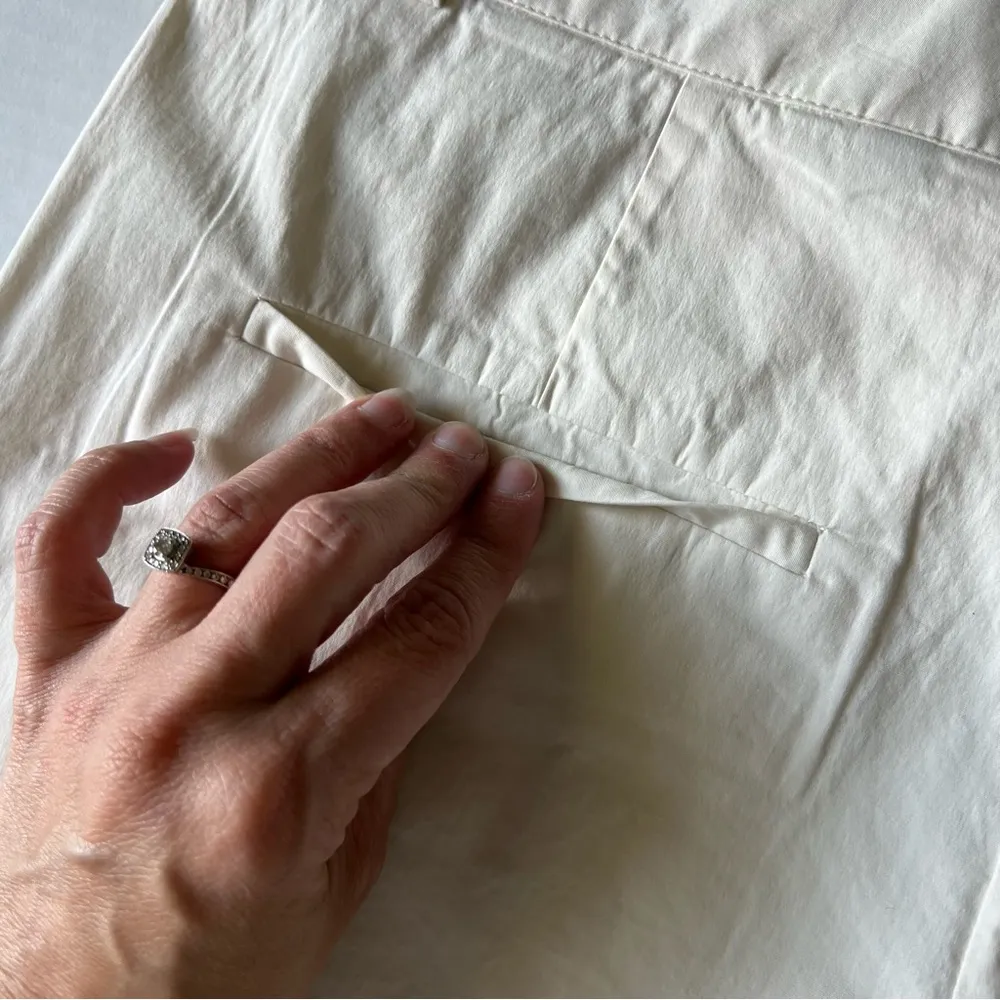 Theory Calila 2 light poplin shorts size 4 - Image 4