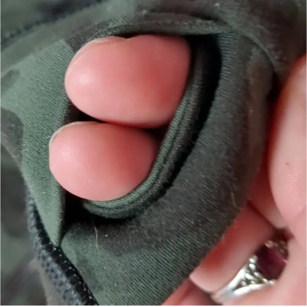 Lululemon  green camo hooded define jacket size 4 - Image 4