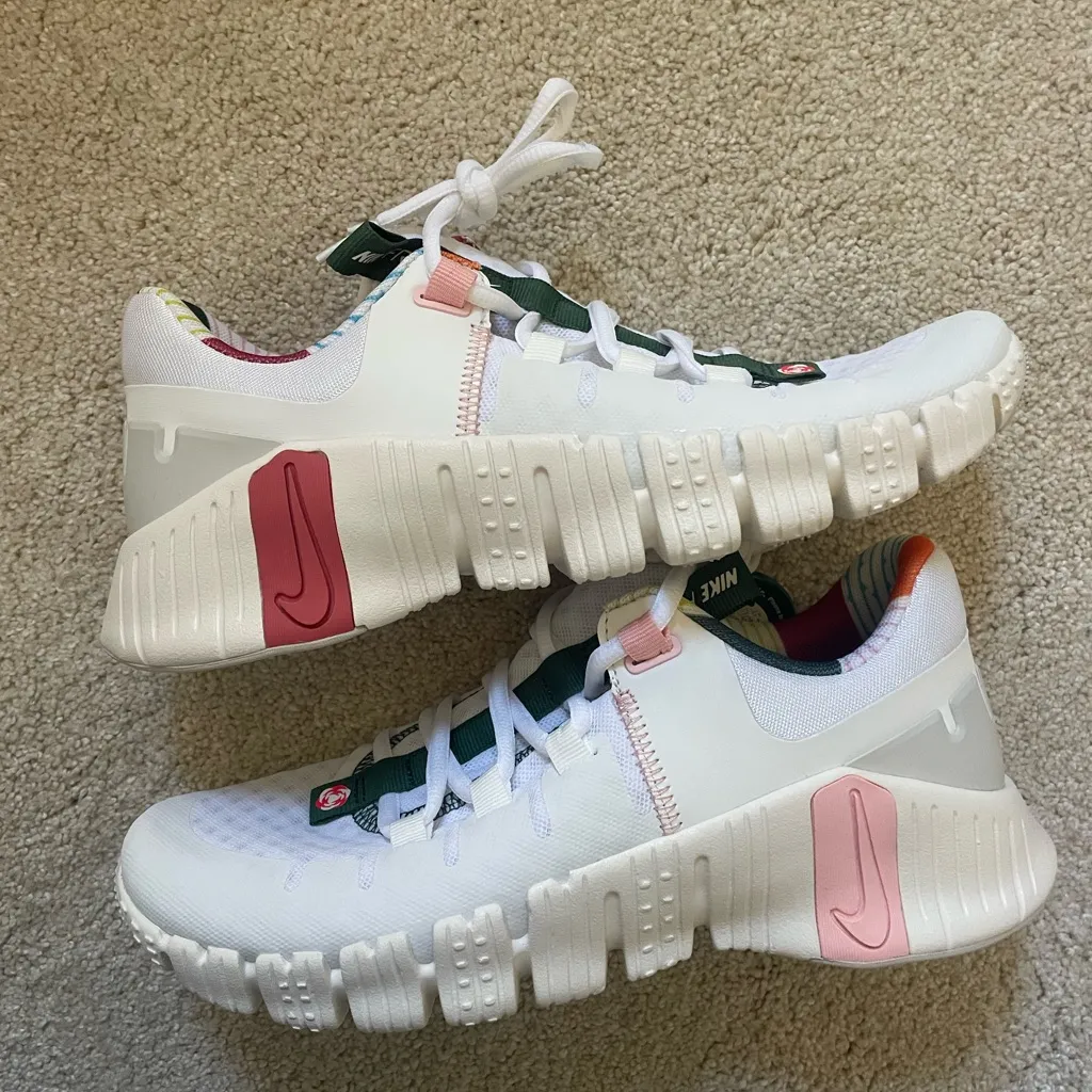Nike Free Metcon 5 All Petals United w - Image 3